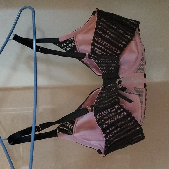 VS Bra 38Dd - Picture 2 of 3